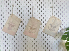 Load image into Gallery viewer, Phonics flashcards - Phase 2/ Level 1